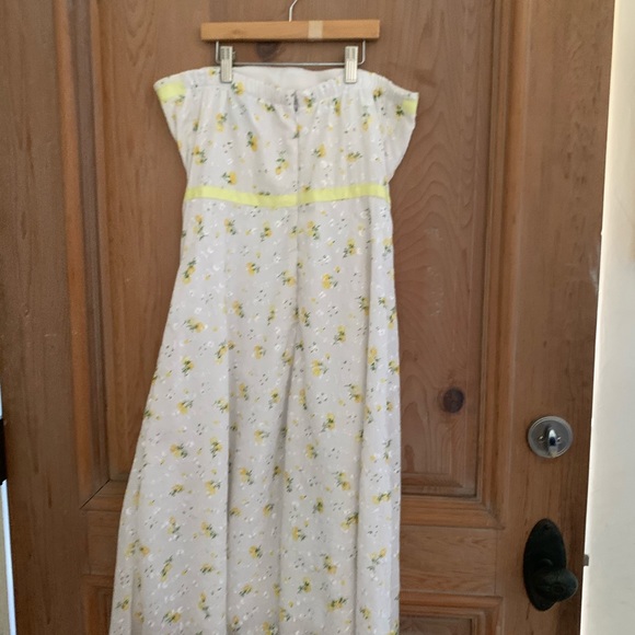 JTB White floral embroidered spring dress! - Picture 2 of 8